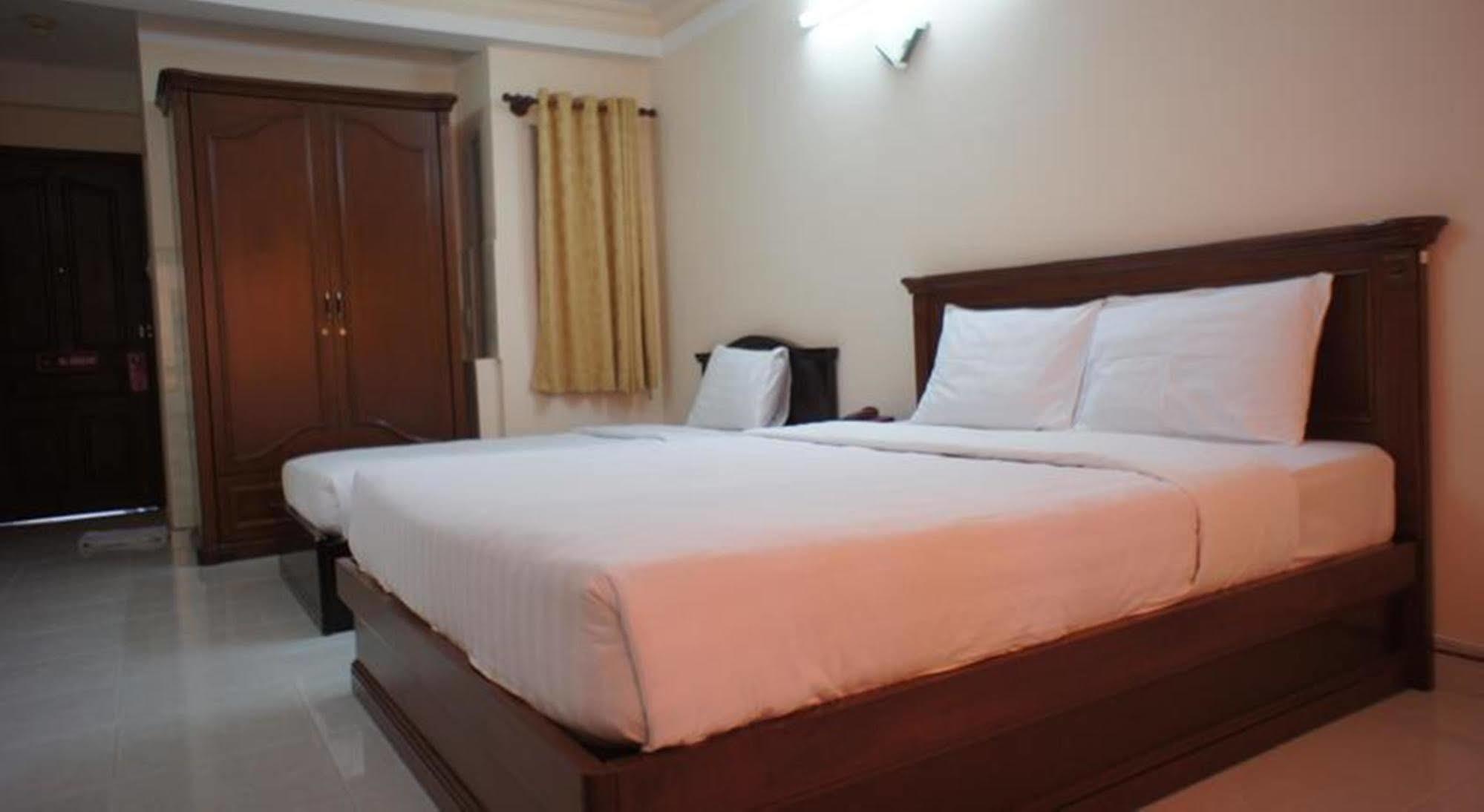 Elegant Inn Thành Pho Ho Chí Minh Esterno foto