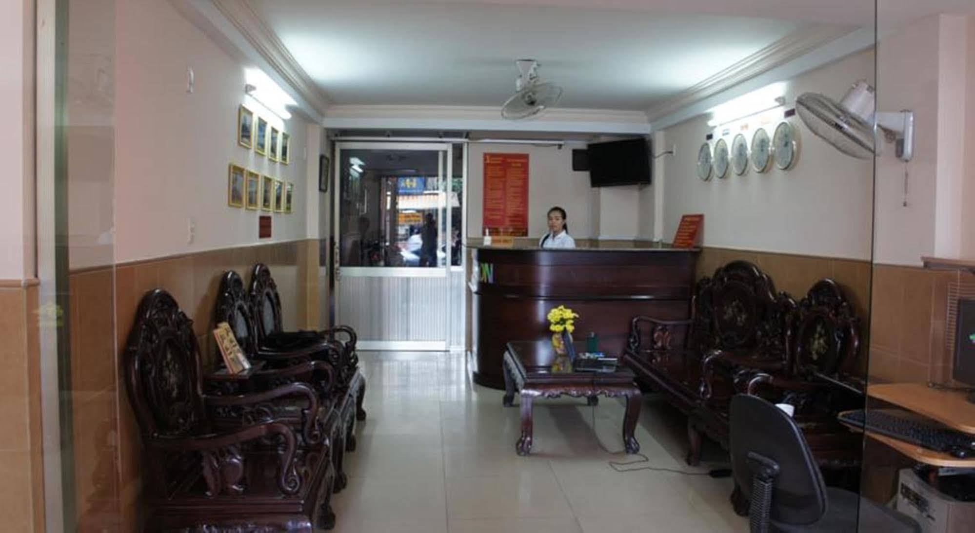 Elegant Inn Thành Pho Ho Chí Minh Esterno foto