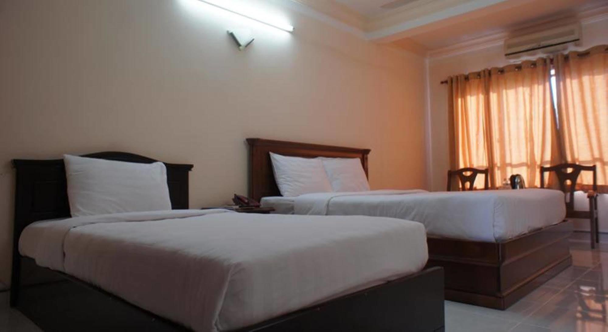 Elegant Inn Thành Pho Ho Chí Minh Esterno foto