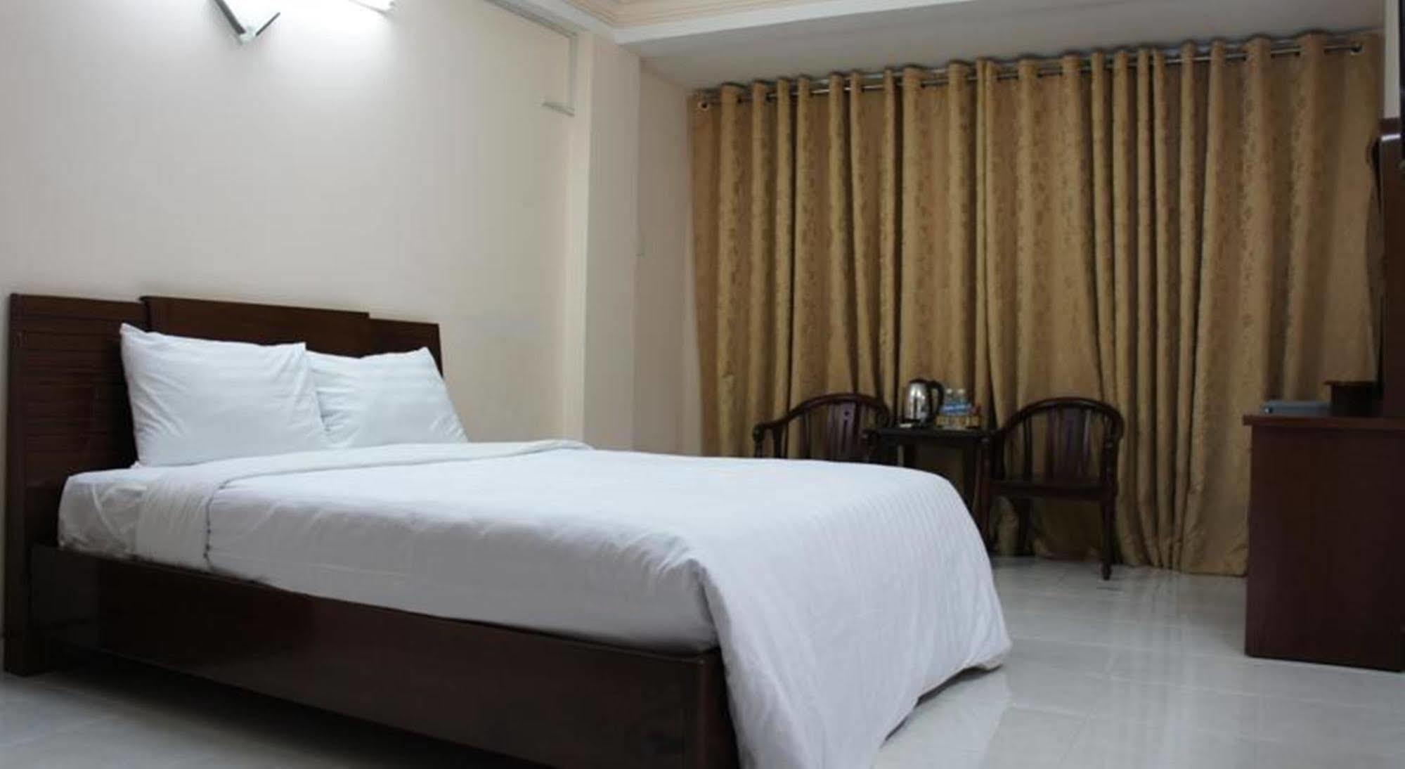 Elegant Inn Thành Pho Ho Chí Minh Esterno foto